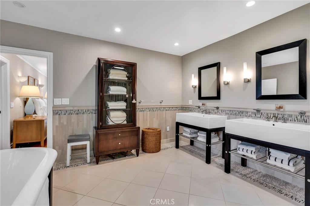 San Marino, California, 91108, United States, 5 Bedrooms Bedrooms, ,6 BathroomsBathrooms,Residential,For Sale,1686890