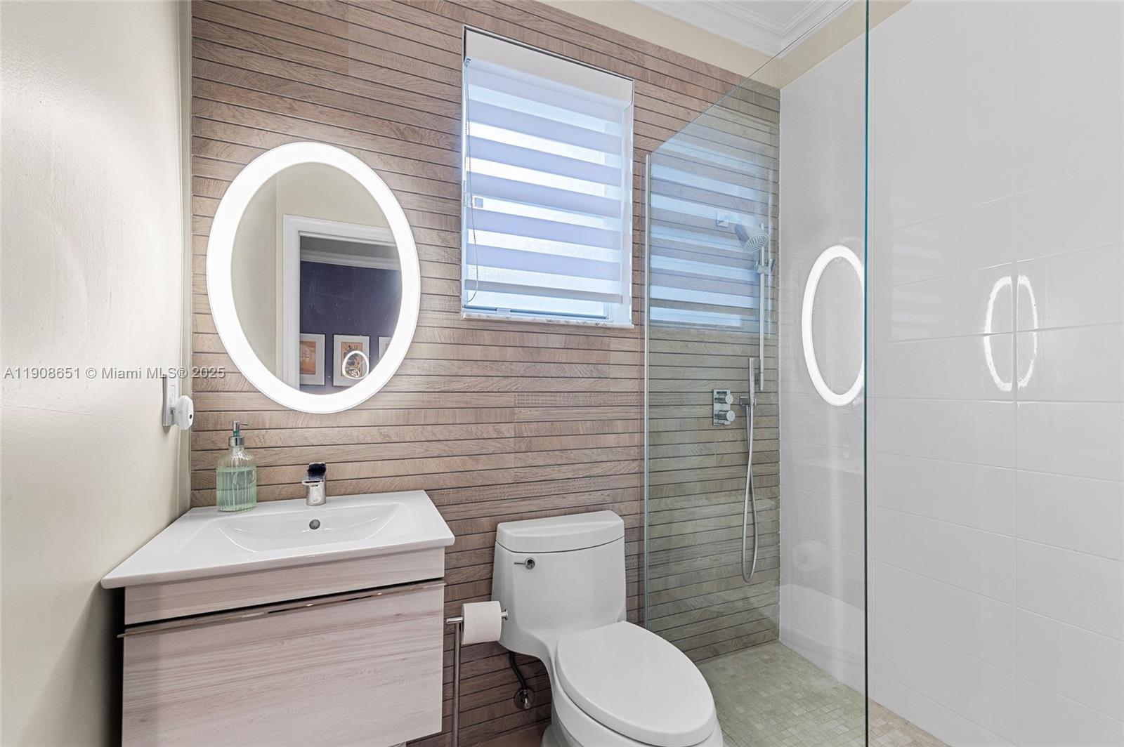 Weston, Florida, 33332, United States, 5 Bedrooms Bedrooms, ,4 BathroomsBathrooms,Residential,For Sale,1987743