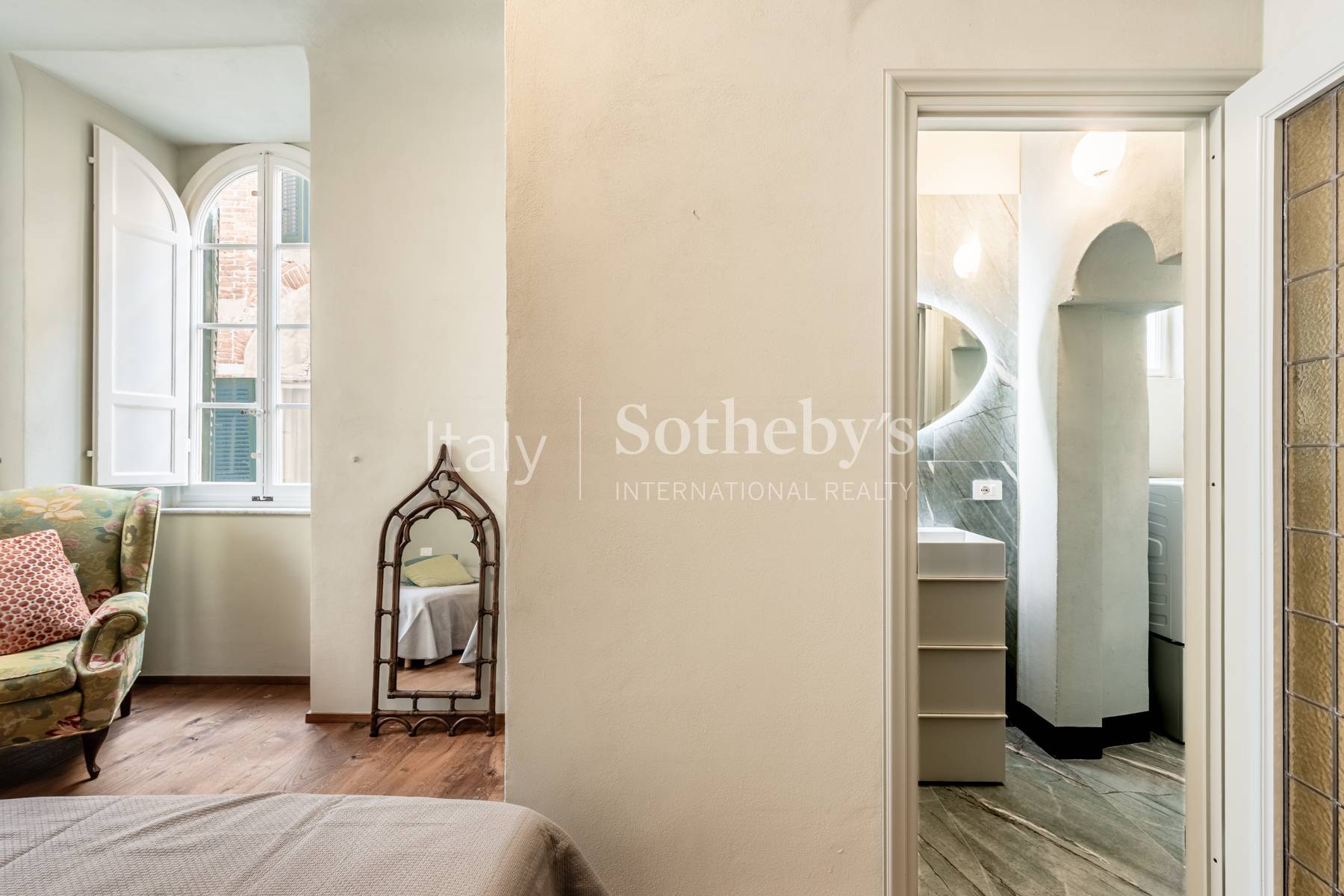  Elegant renovated residence of distinctive charm - 物件實景