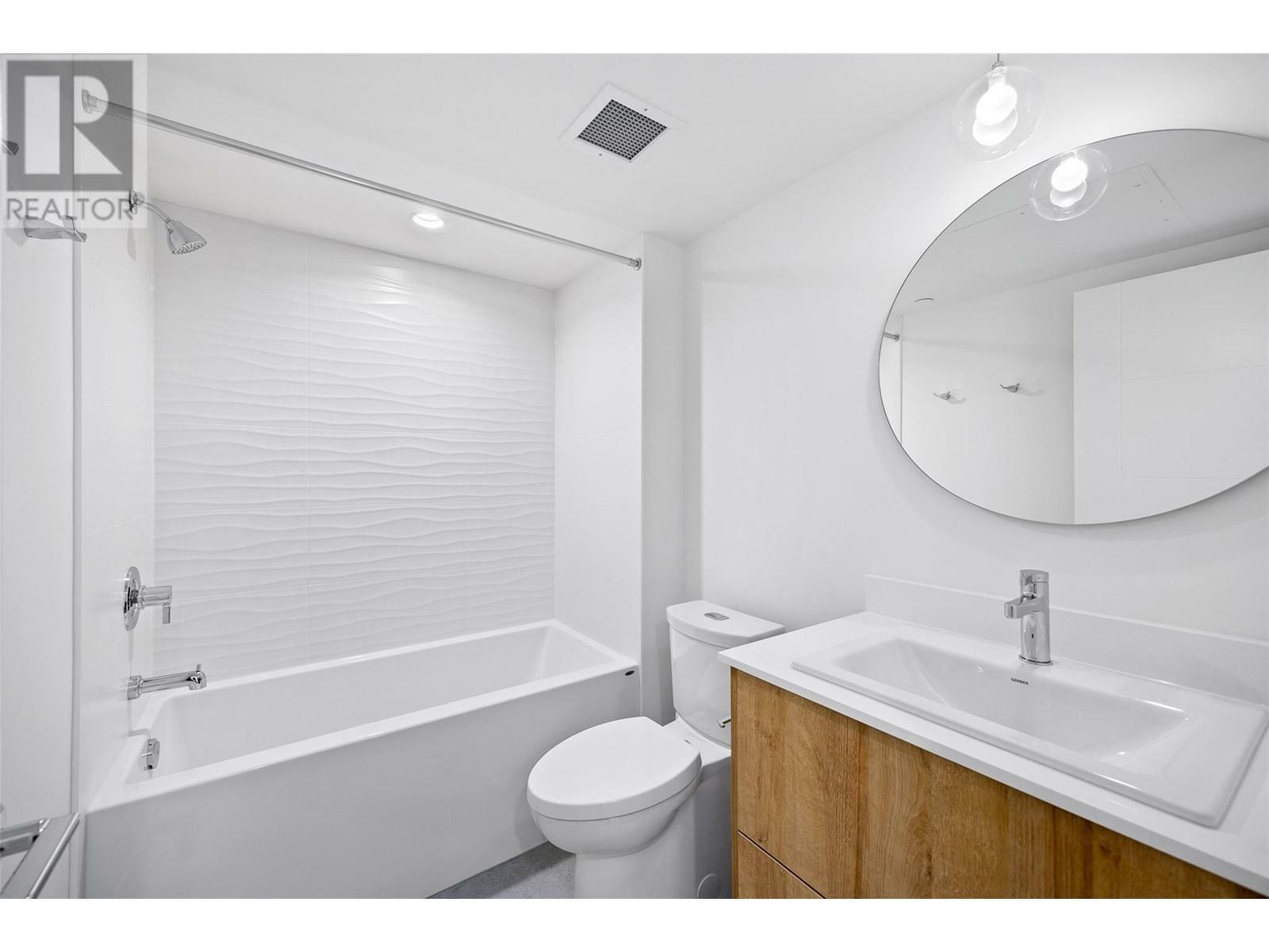 KELOWNA, British Columbia, V1W 3L2, CA, 1 Bedroom Bedrooms, ,1 BathroomBathrooms,Residential,For Sale,1837031