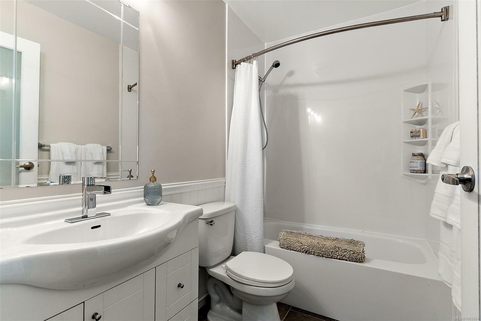 VIEW ROYAL, British Columbia, V9B 5H7, CA, 2 Bedrooms Bedrooms, ,Residential,For Sale,1874992