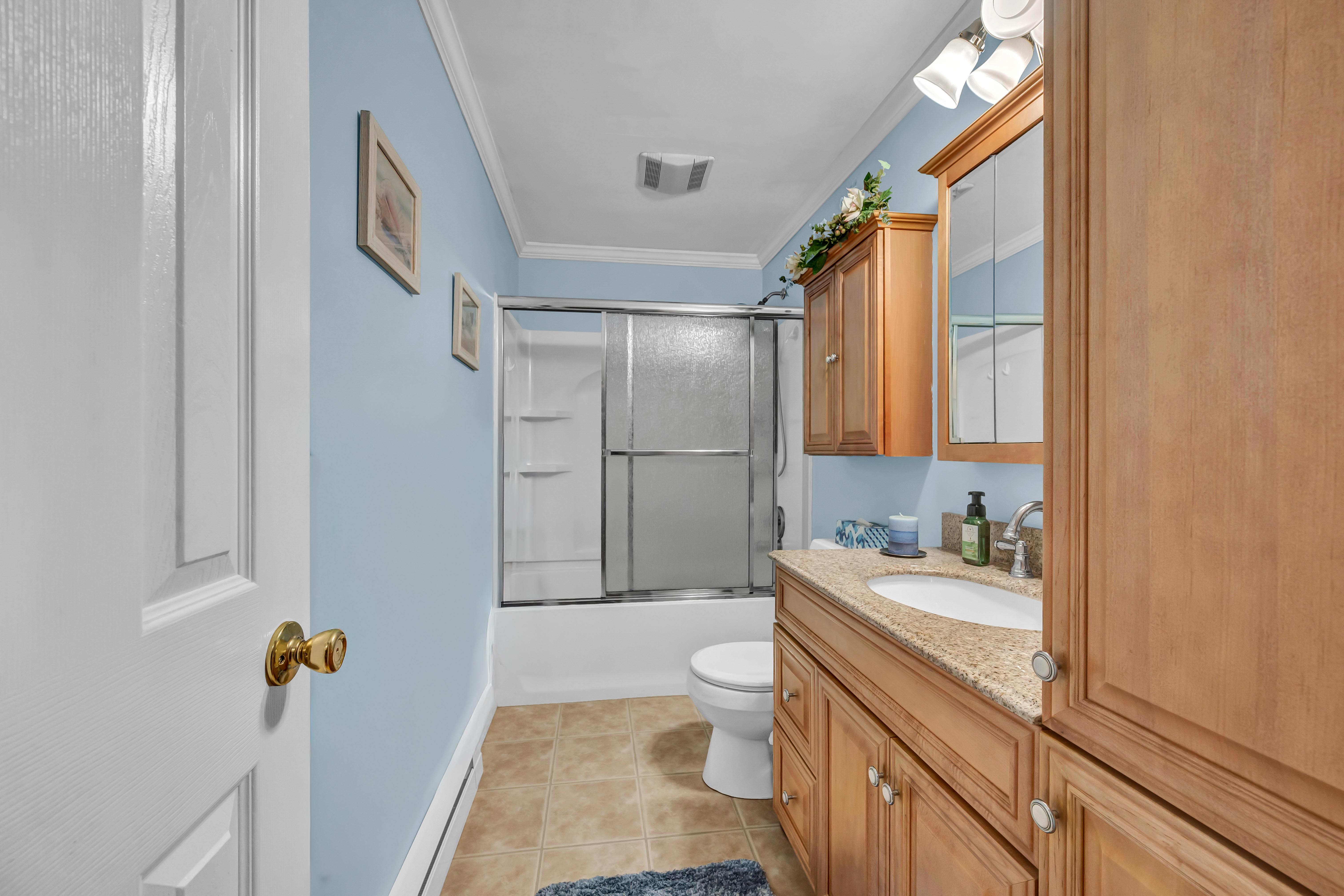  Beautifully Maintained Home - 物件實景