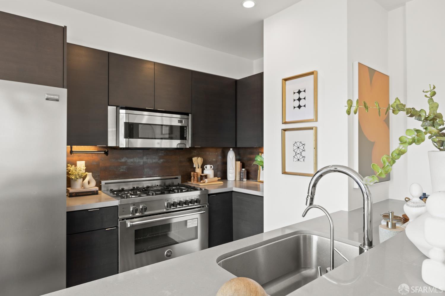 San Francisco, California, 94103, United States, 1 Bedroom Bedrooms, ,1 BathroomBathrooms,Residential,For Sale,1949948