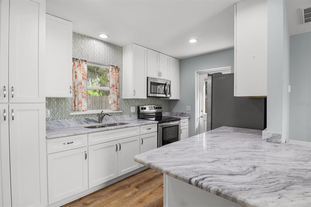 Bartow, Florida, 33830, United States, 3 Bedrooms Bedrooms, ,4 BathroomsBathrooms,Residential,For Sale,2002035