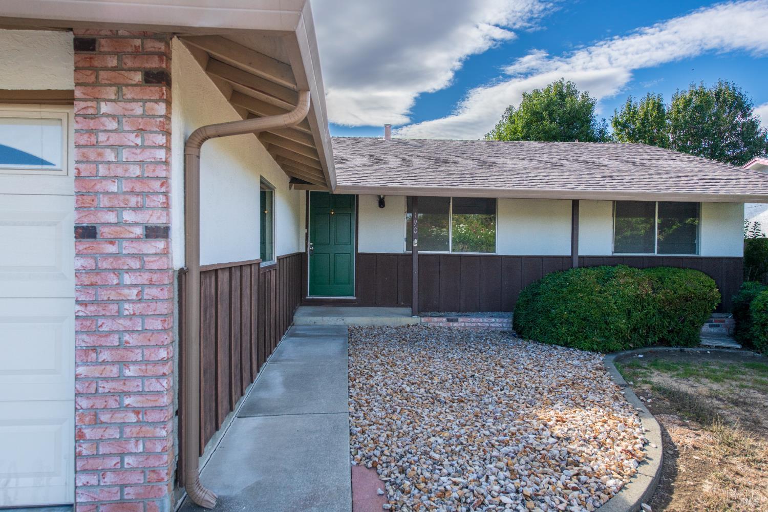 Vacaville, California, 95687, United States, 4 Bedrooms Bedrooms, ,2 BathroomsBathrooms,Residential,For Sale,1977124