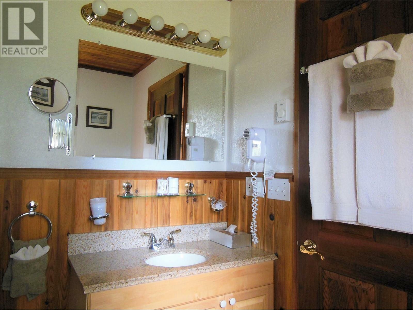 CLEARWATER, British Columbia, V0E 1N1, CA, 1 Bedroom Bedrooms, ,1 BathroomBathrooms,Residential,For Sale,1837039