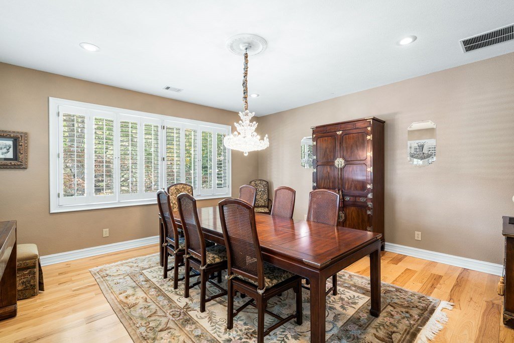 Hiawassee, Georgia, 30546, United States, 3 Bedrooms Bedrooms, ,4 BathroomsBathrooms,Residential,For Sale,1978454