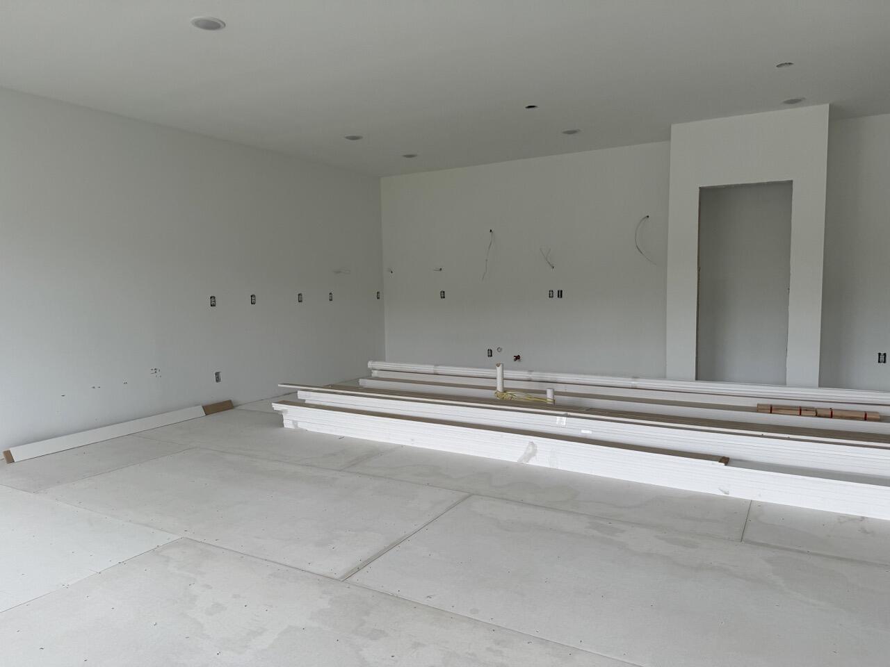 739 Manhattan Boulevard Unit 202, Dayton, Kentucky, 41074, United States, 2 Bedrooms Bedrooms, ,3 BathroomsBathrooms,Residential,For Sale,739 Manhattan Boulevard Unit 202,1264962