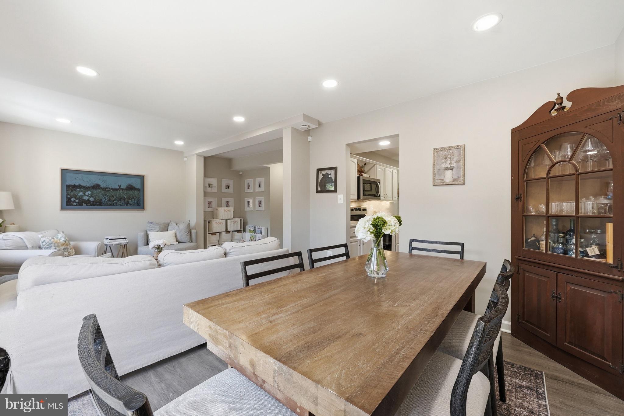 Fairfax, Virginia, 22031, United States, 3 Bedrooms Bedrooms, ,4 BathroomsBathrooms,Residential,For Sale,2048511