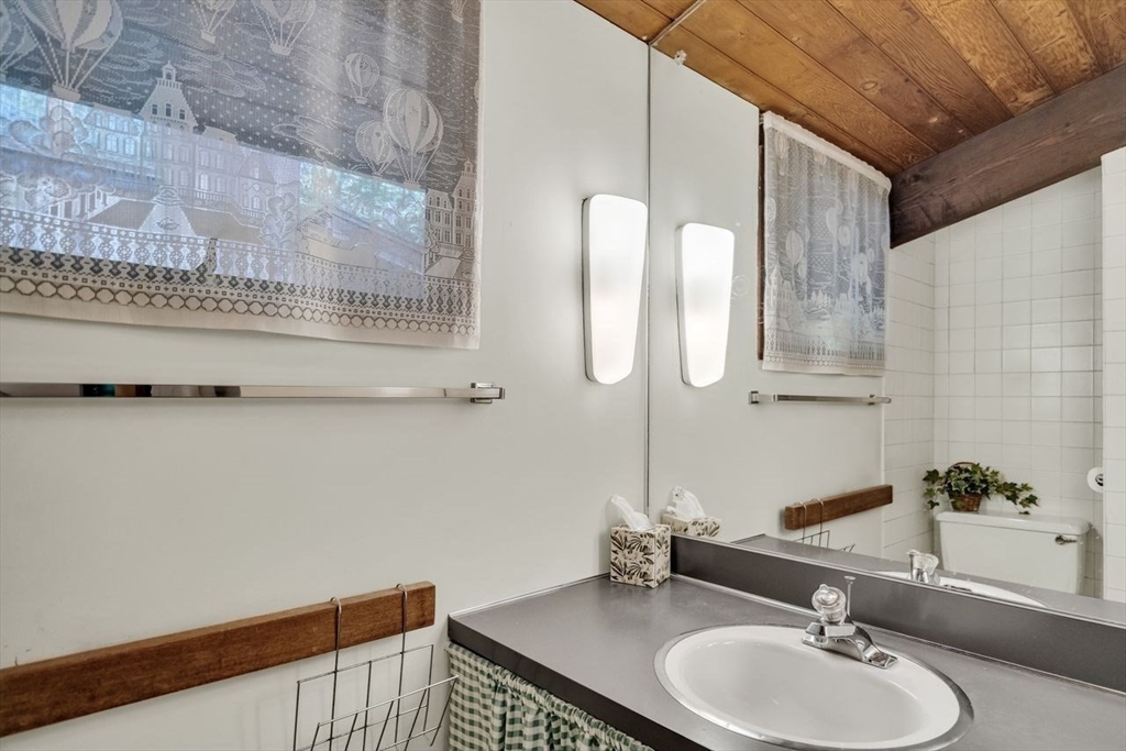 Bedford, Massachusetts, 01730, United States, 5 Bedrooms Bedrooms, ,3 BathroomsBathrooms,Residential,For Sale,1942170