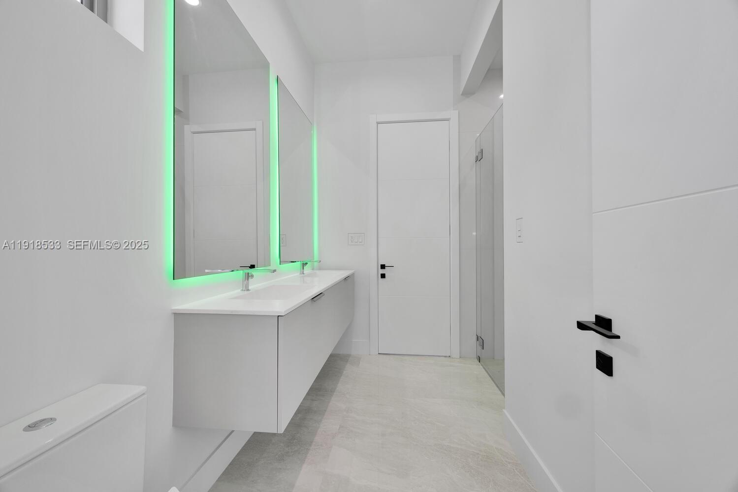 Miami, Florida, 33173, United States, 6 Bedrooms Bedrooms, ,7 BathroomsBathrooms,Residential,For Sale,2001798