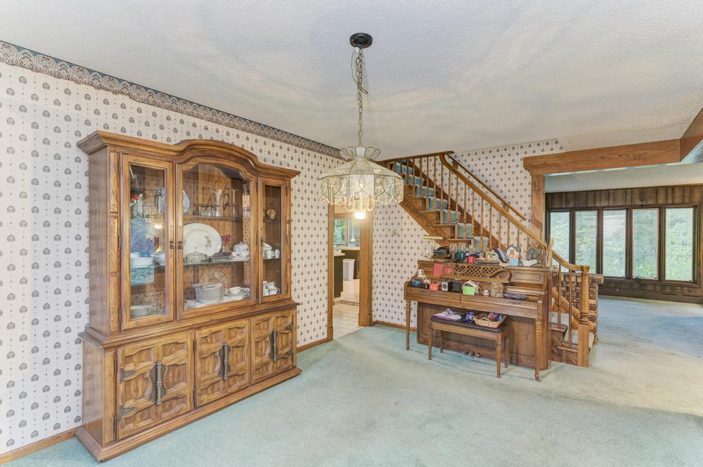 Keeneyville, Illinois, 60172, United States, 4 Bedrooms Bedrooms, ,4 BathroomsBathrooms,Residential,For Sale,1995437