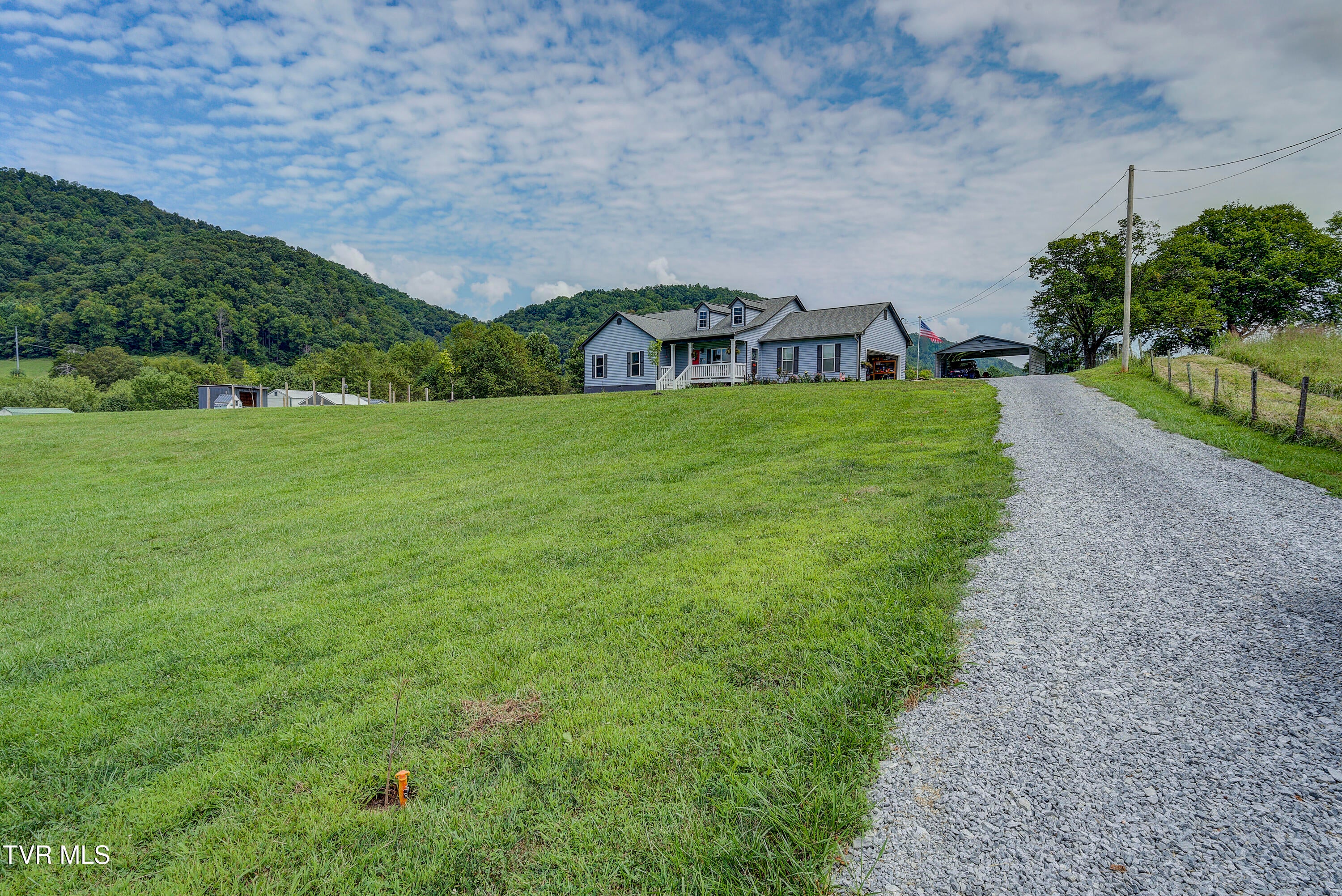 Elizabethton, Tennessee, 37643, United States, 3 Bedrooms Bedrooms, ,2 BathroomsBathrooms,Residential,For Sale,1925509