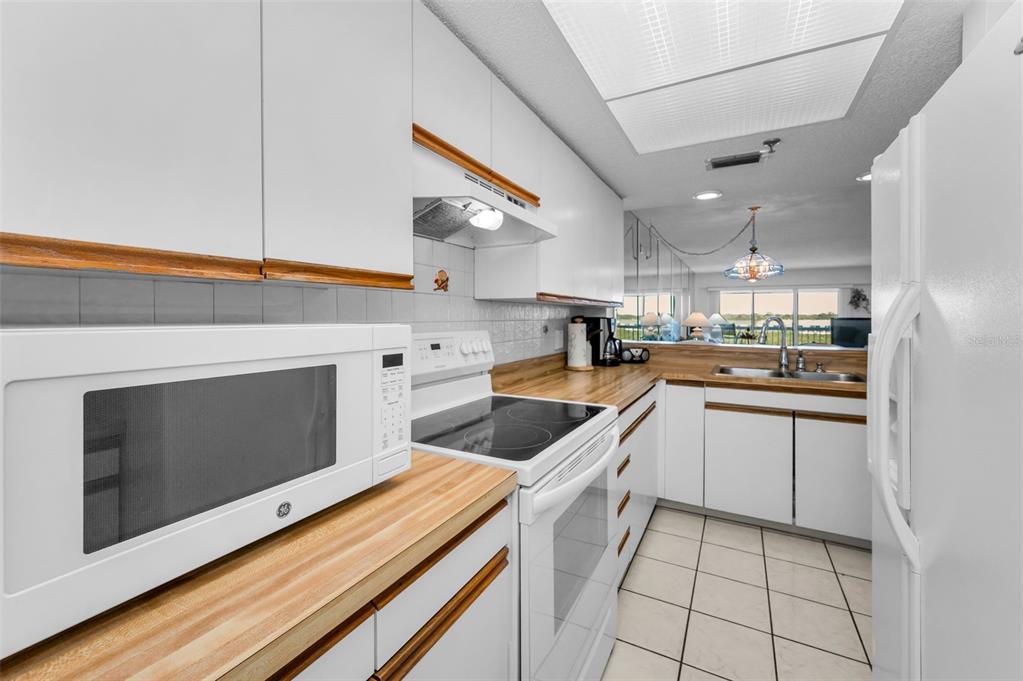 Indian Shores, Florida, 33785, United States, 2 Bedrooms Bedrooms, ,2 BathroomsBathrooms,Residential,For Sale,1992021