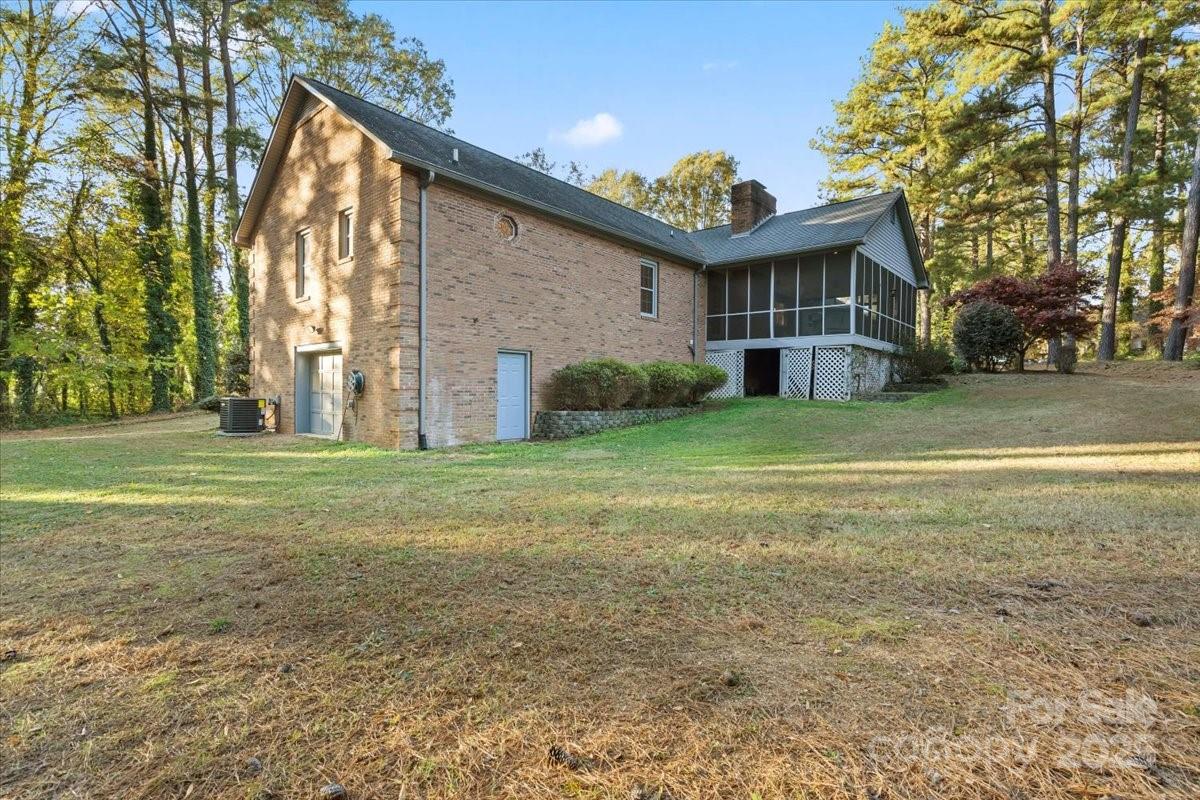 Kannapolis, North Carolina, 28081, United States, 3 Bedrooms Bedrooms, ,4 BathroomsBathrooms,Residential,For Sale,1989536