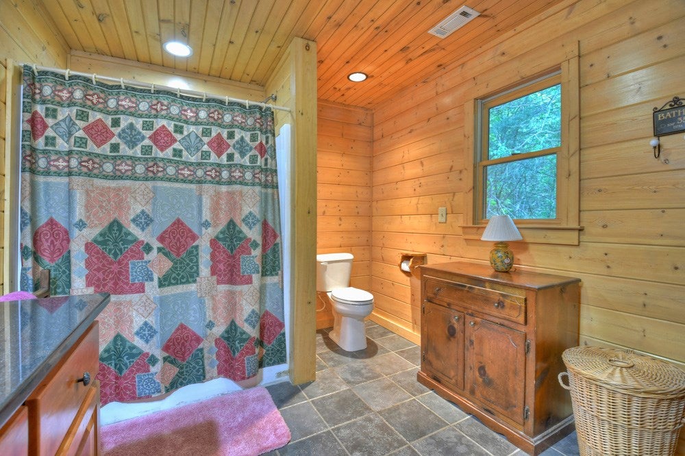 Blue Ridge, Georgia, 30513, United States, 4 Bedrooms Bedrooms, ,3 BathroomsBathrooms,Residential,For Sale,1858921