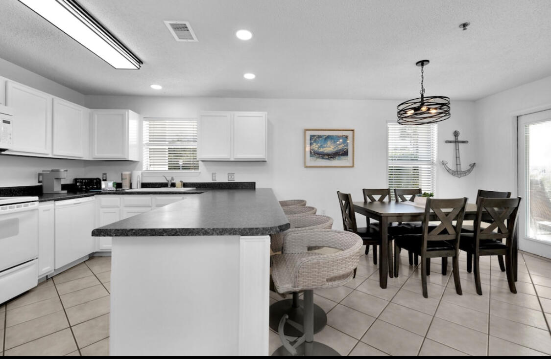 Destin, Florida, 32541, United States, 2 Bedrooms Bedrooms, ,2 BathroomsBathrooms,Residential,For Sale,1938965