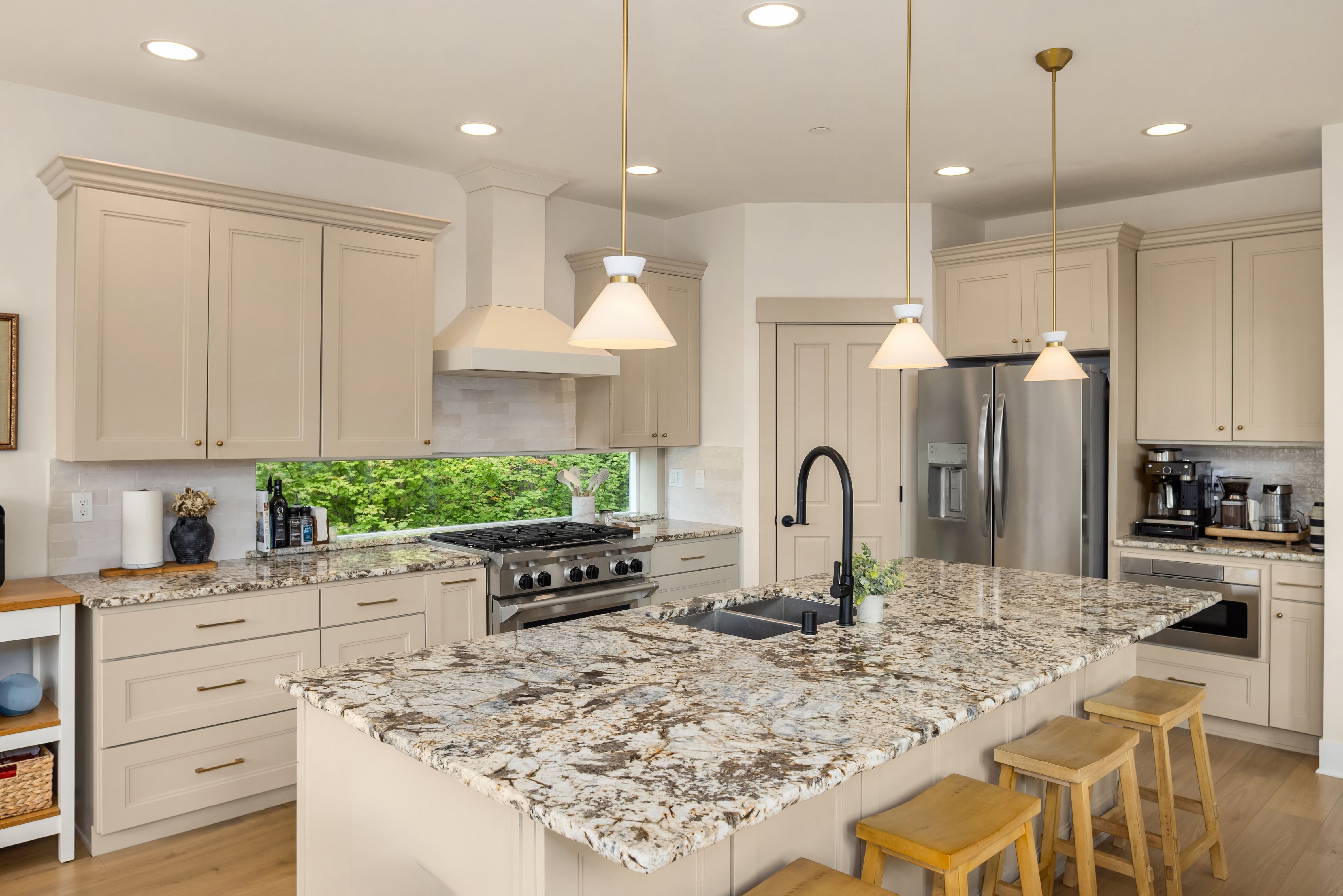  18619 Northeast Woodinville Duvall Road, Woodinville, WA 98072 - 物件實景