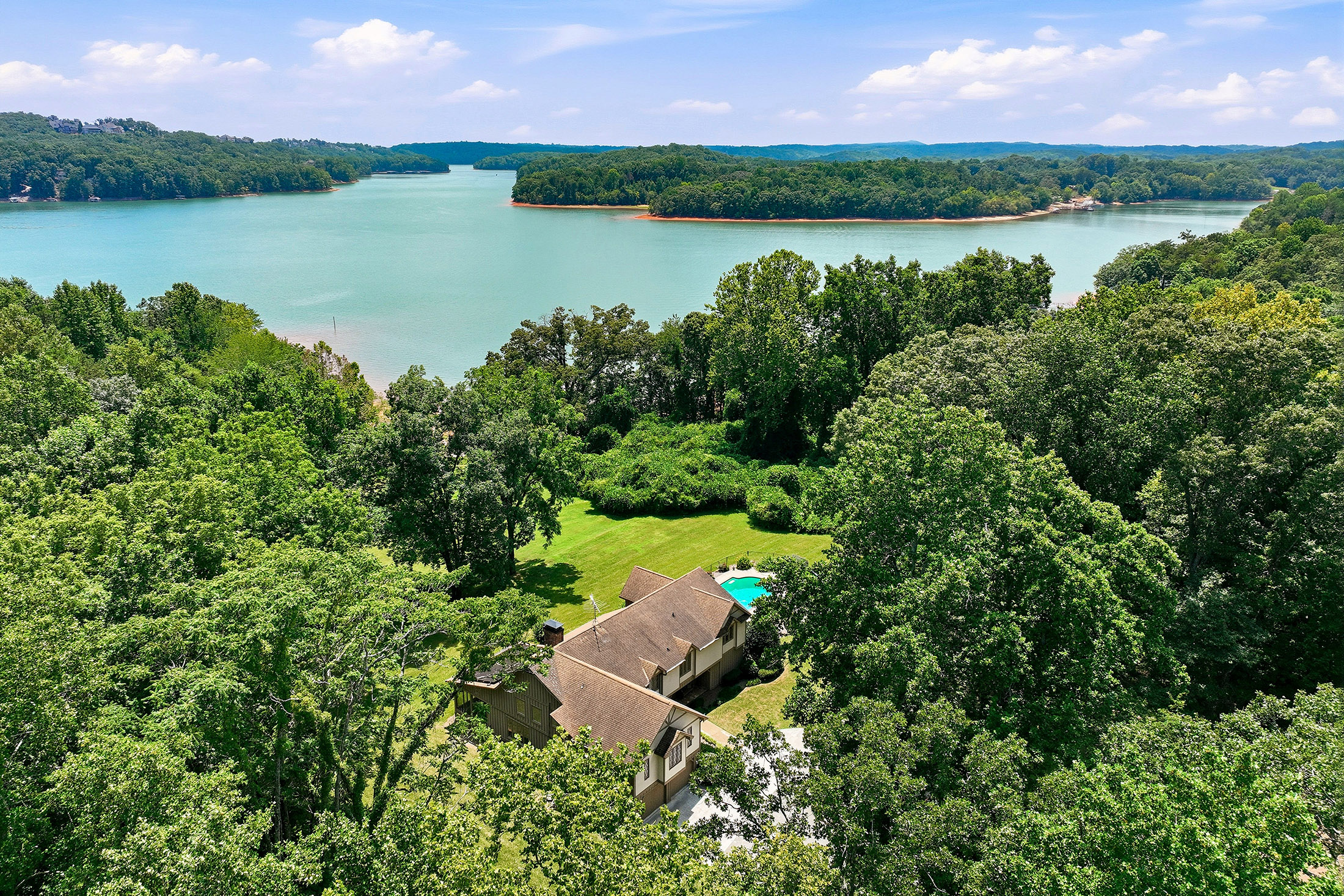  Lakefront Estate with Private Dock, Guest Home and Pool - 物件實景