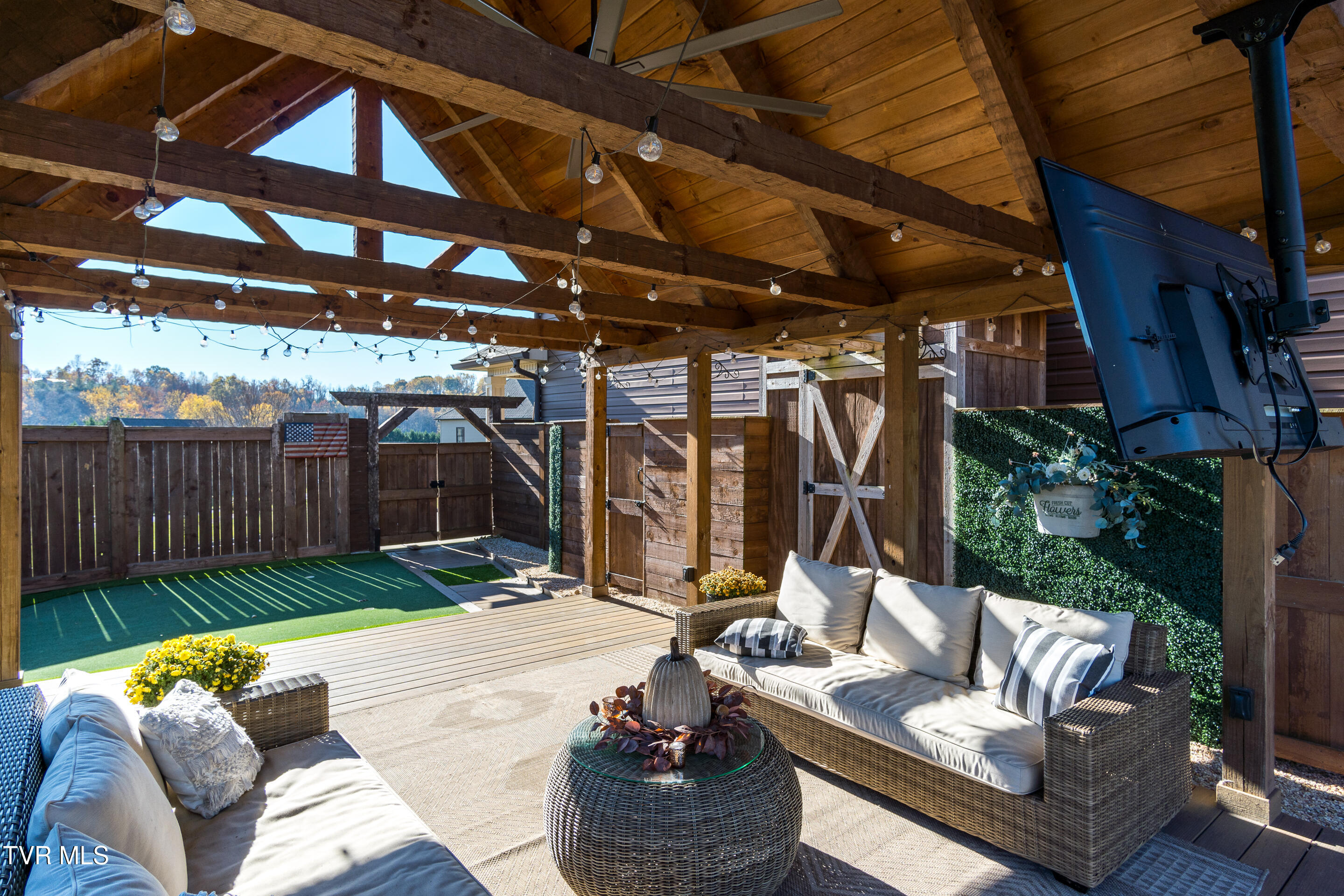 Piney Flats, Tennessee, 37686, United States, 4 Bedrooms Bedrooms, ,4 BathroomsBathrooms,Residential,For Sale,1988527