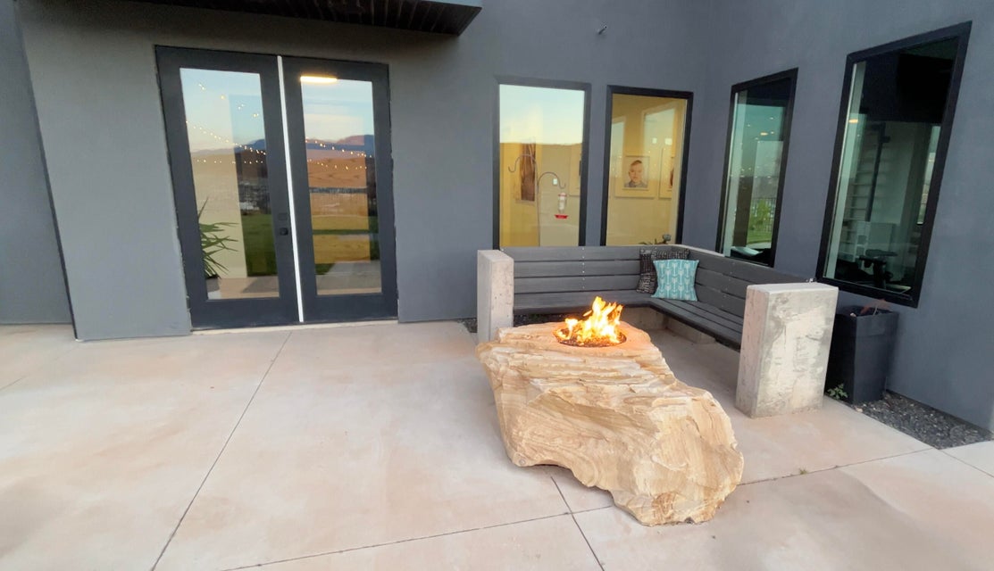 Washington, Utah, 84780, United States, 4 Bedrooms Bedrooms, ,4 BathroomsBathrooms,Residential,For Sale,1998221