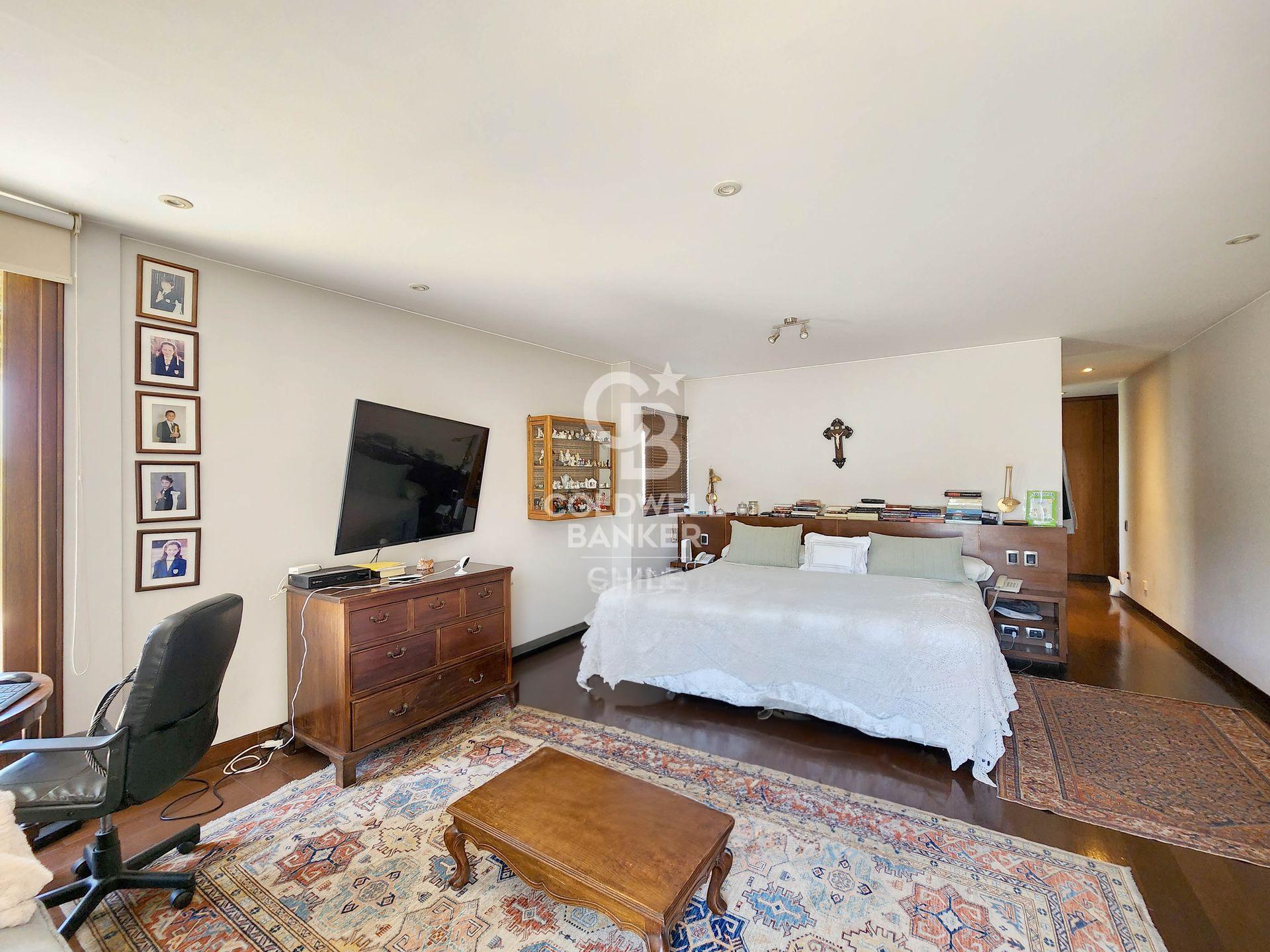 Vitacura, Chile, 3 Bedrooms Bedrooms, ,4 BathroomsBathrooms,Residential,For Sale,1867127