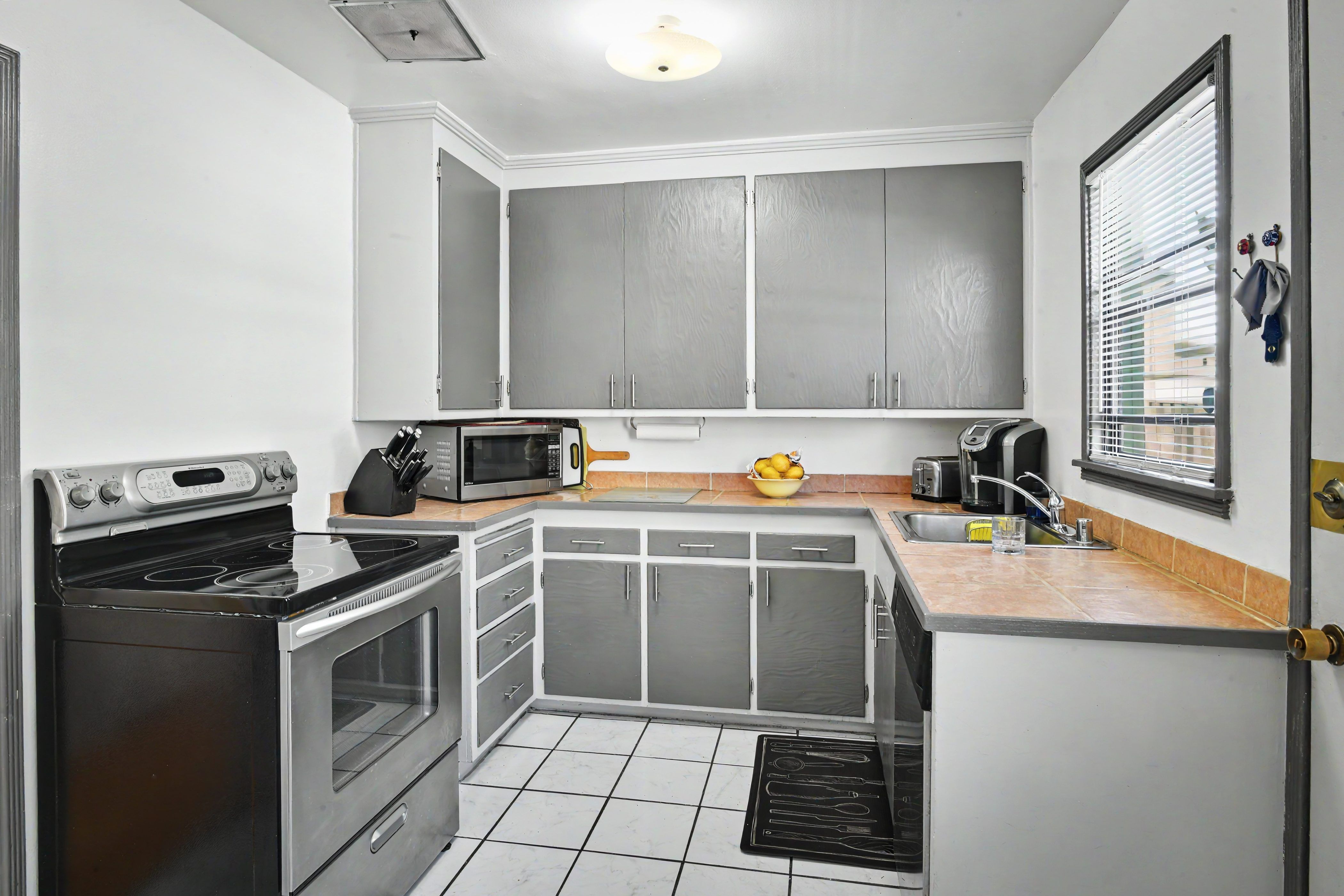  Ground-Level Garden Condo - 物件實景