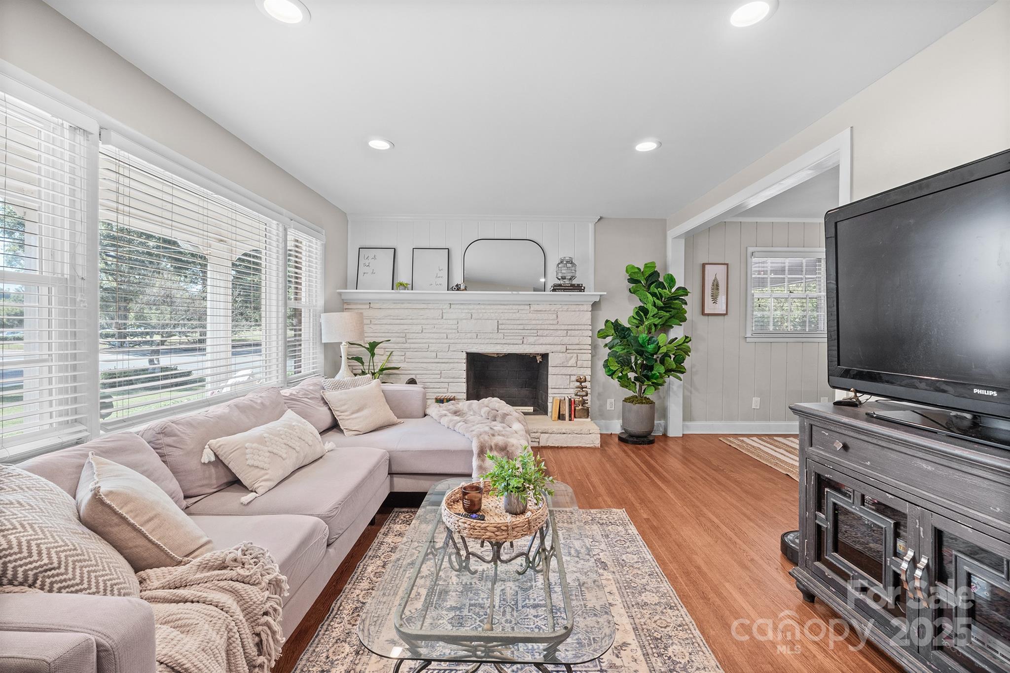 Charlotte, North Carolina, 28210, United States, 3 Bedrooms Bedrooms, ,2 BathroomsBathrooms,Residential,For Sale,1950475