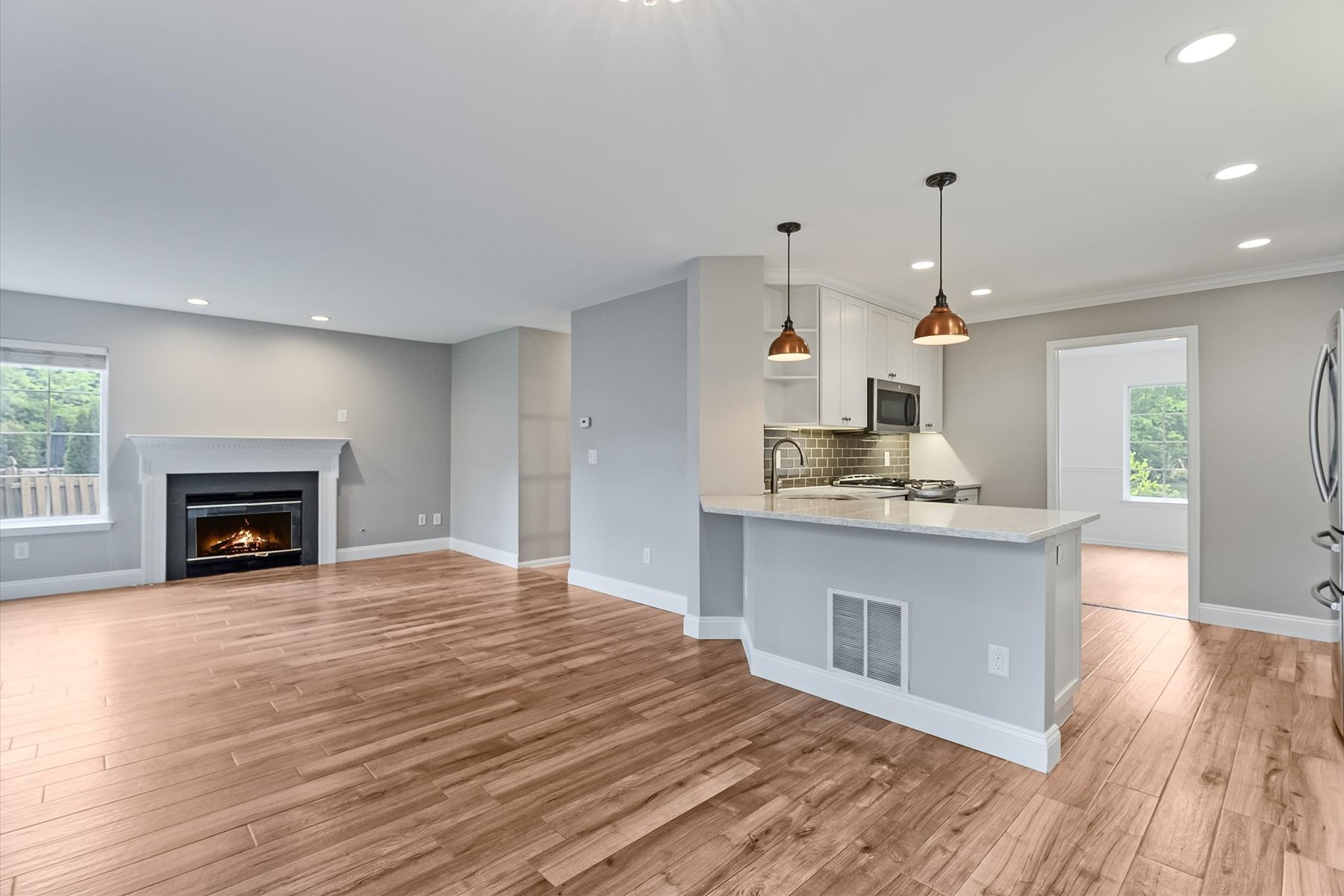  ?Country Oaks? Colonial Home Provides Comfort and Space in a Great Location - 物件實景