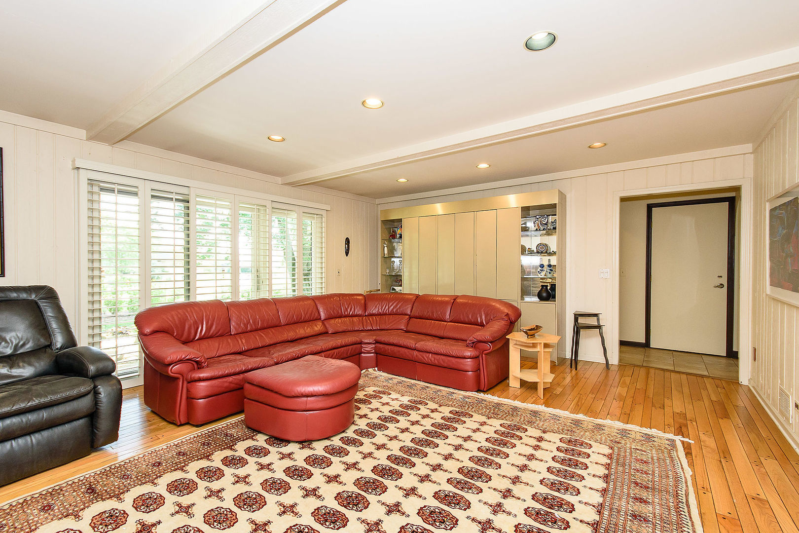 Deerfield, Illinois, 60015, United States, 4 Bedrooms Bedrooms, ,3 BathroomsBathrooms,Residential,For Sale,1866980
