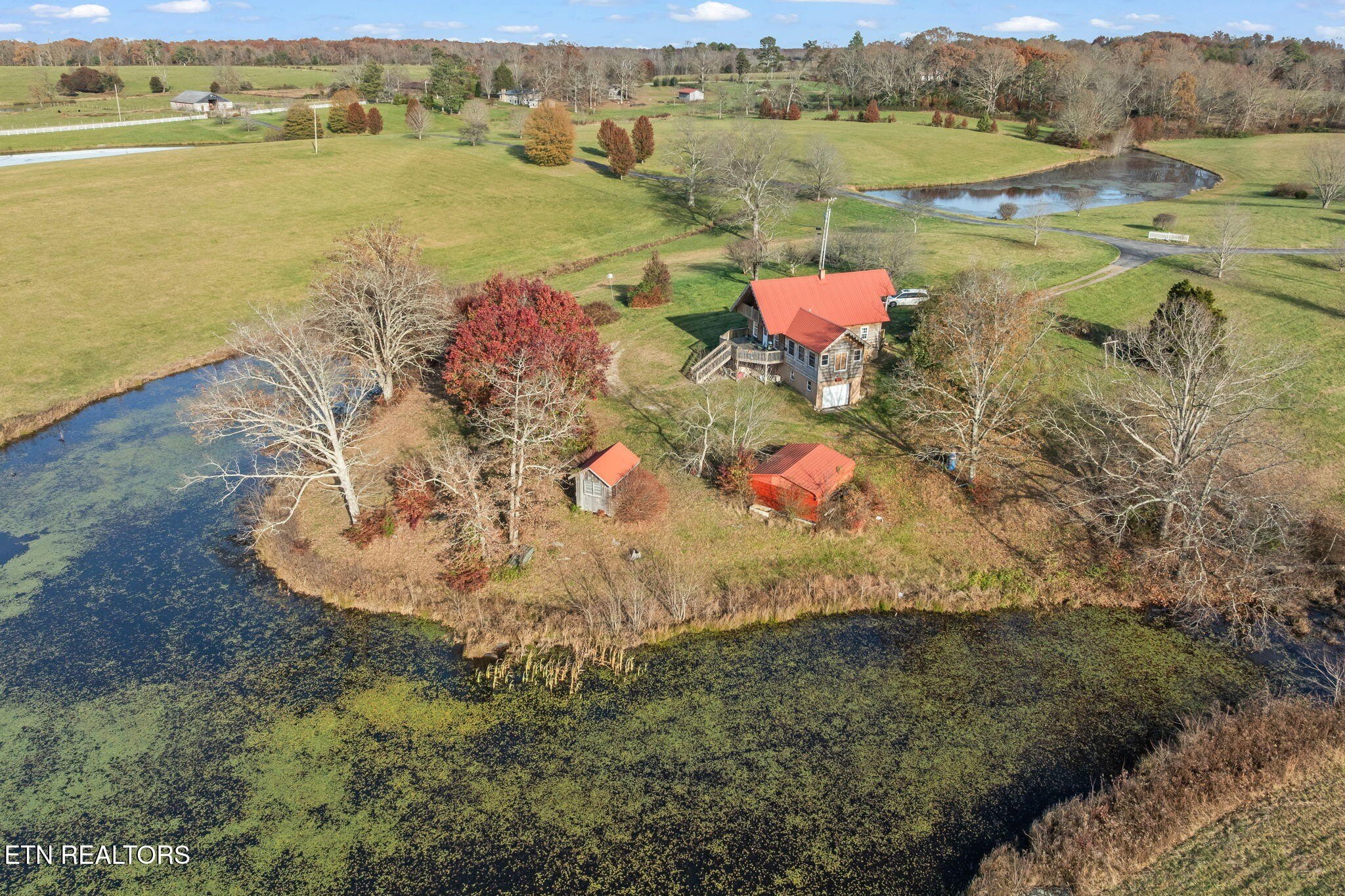 Deer Lodge, Tennessee, 37726, United States, 3 Bedrooms Bedrooms, ,4 BathroomsBathrooms,Residential,For Sale,1996492