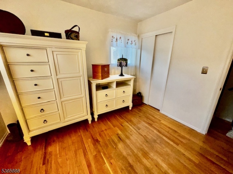 Mount Olive Twp., New Jersey, 07836, United States, 4 Bedrooms Bedrooms, ,2 BathroomsBathrooms,Residential,For Sale,1987785