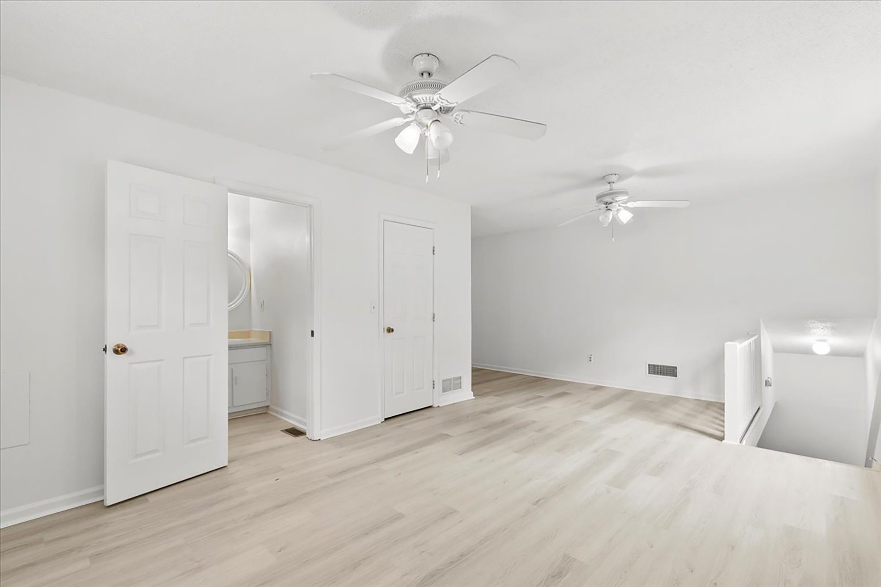  A Perfect Opportunity to Enjoy Low-Maintenance Living at Wynndowne Townhomes - 物件實景