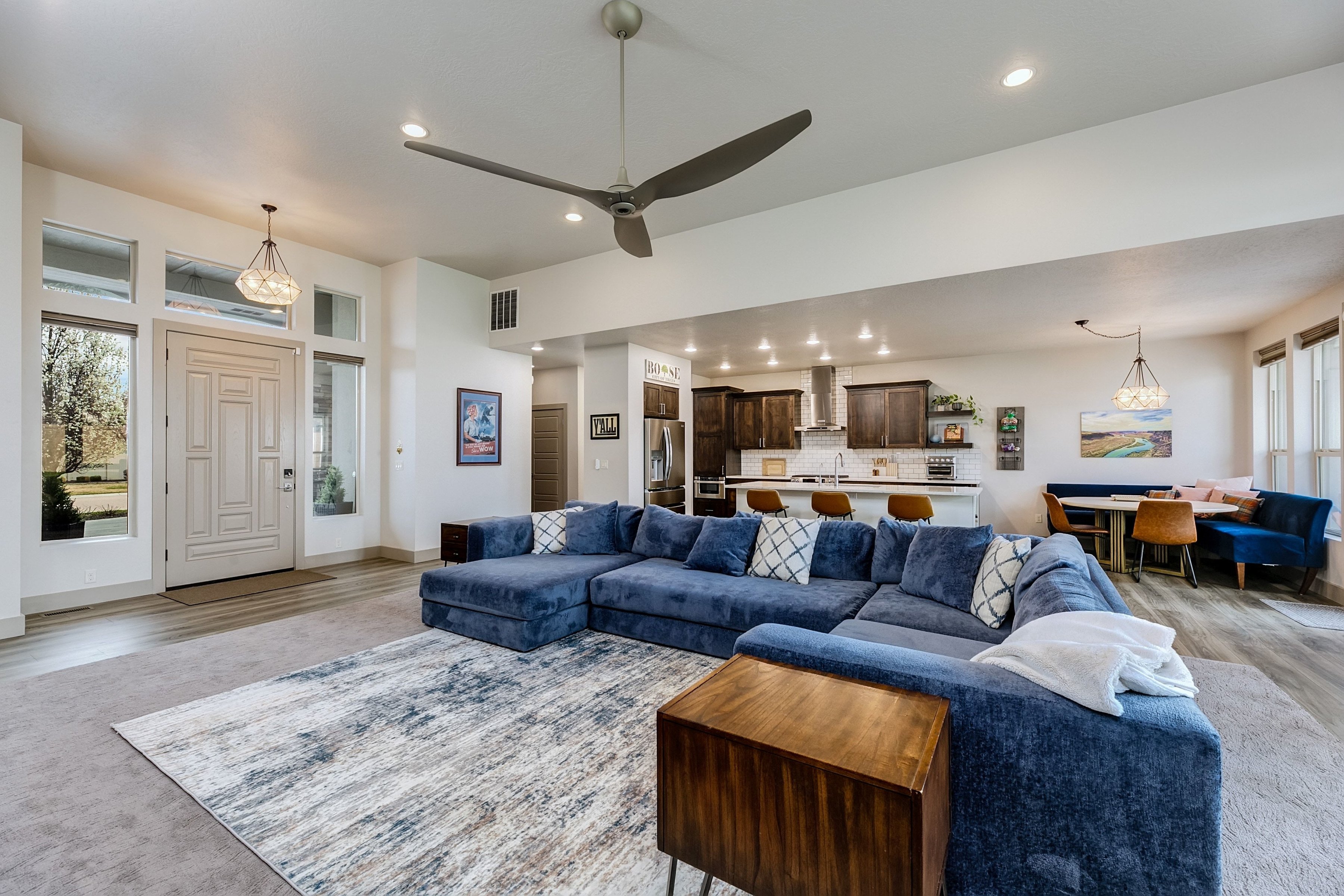  Beautiful Single Level - Former Builder Model Home - 物件實景