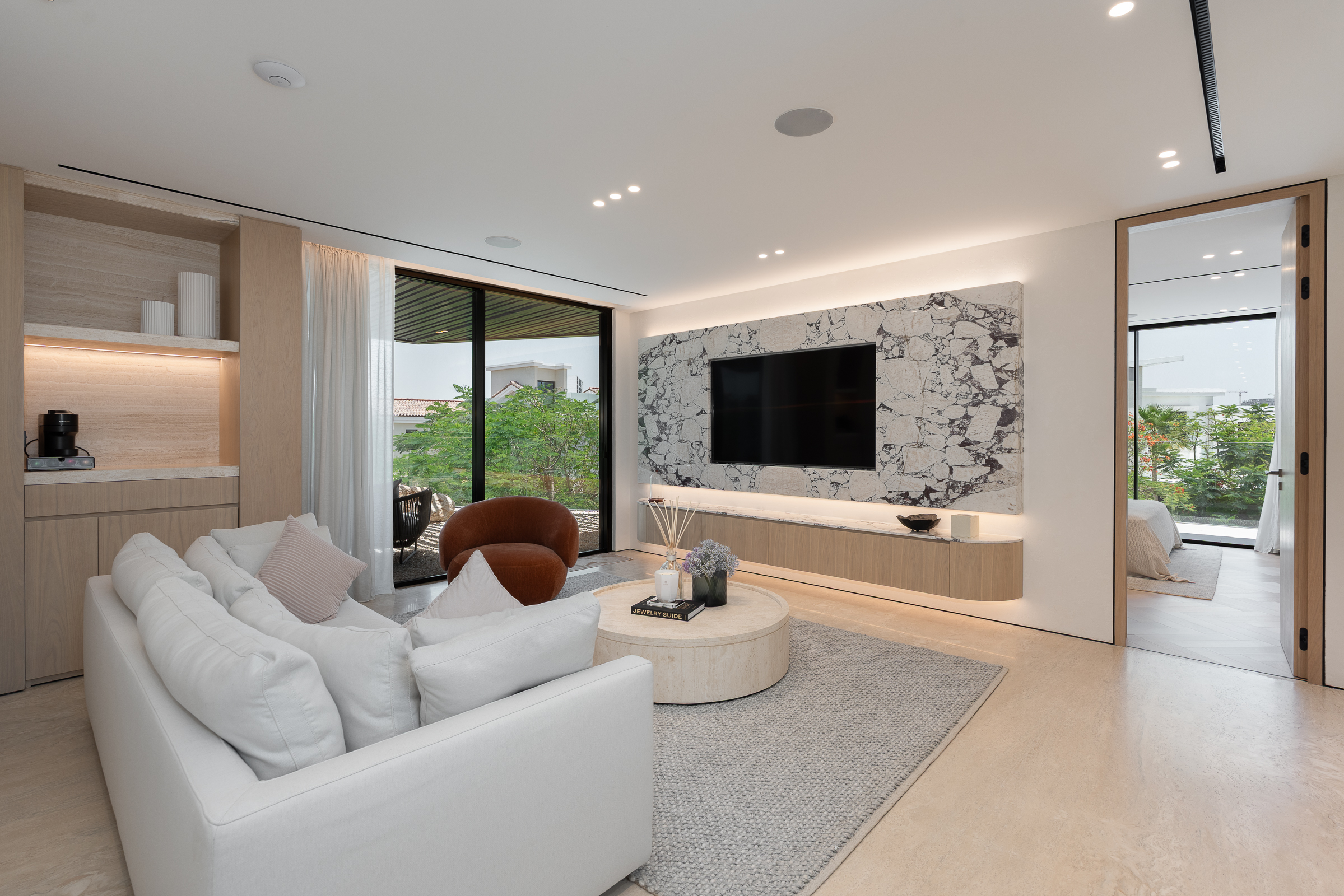 Majestic Ready-to-Move Villa in JGE - 物件實景