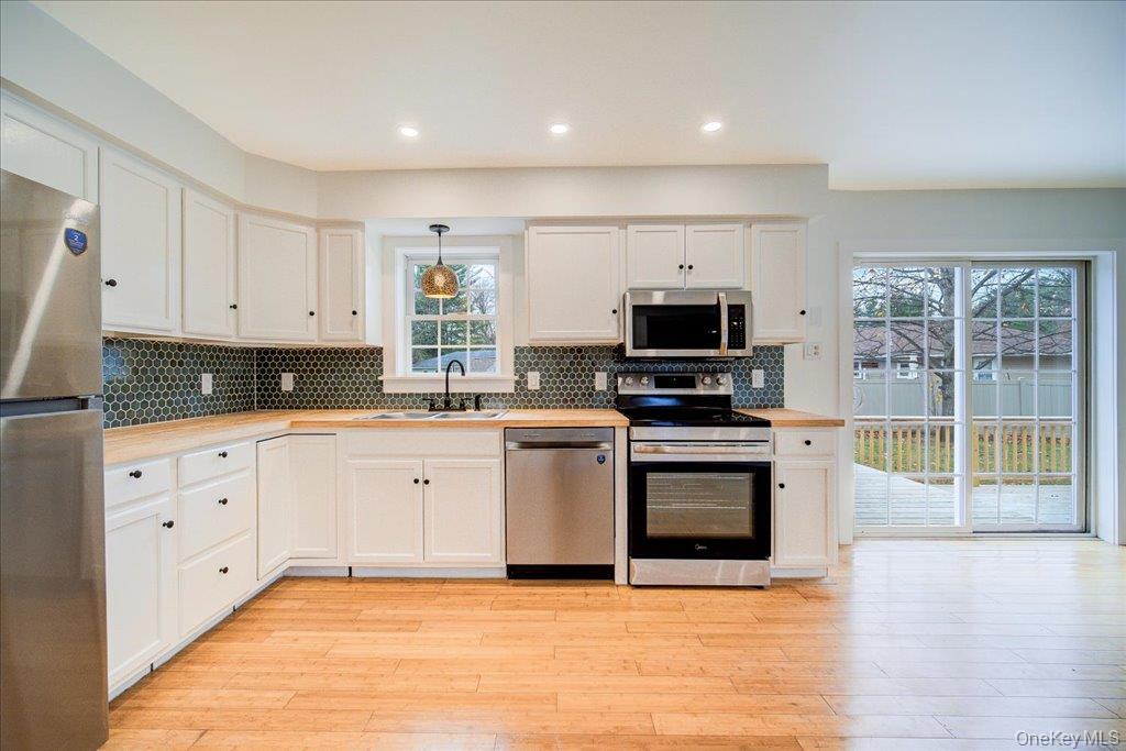 Tilson, New York, 12486, United States, 3 Bedrooms Bedrooms, ,2 BathroomsBathrooms,Residential,For Sale,1995133