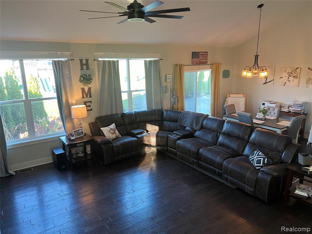 York Township, Michigan, 48176, United States, 4 Bedrooms Bedrooms, ,2 BathroomsBathrooms,Residential,For Sale,1988753