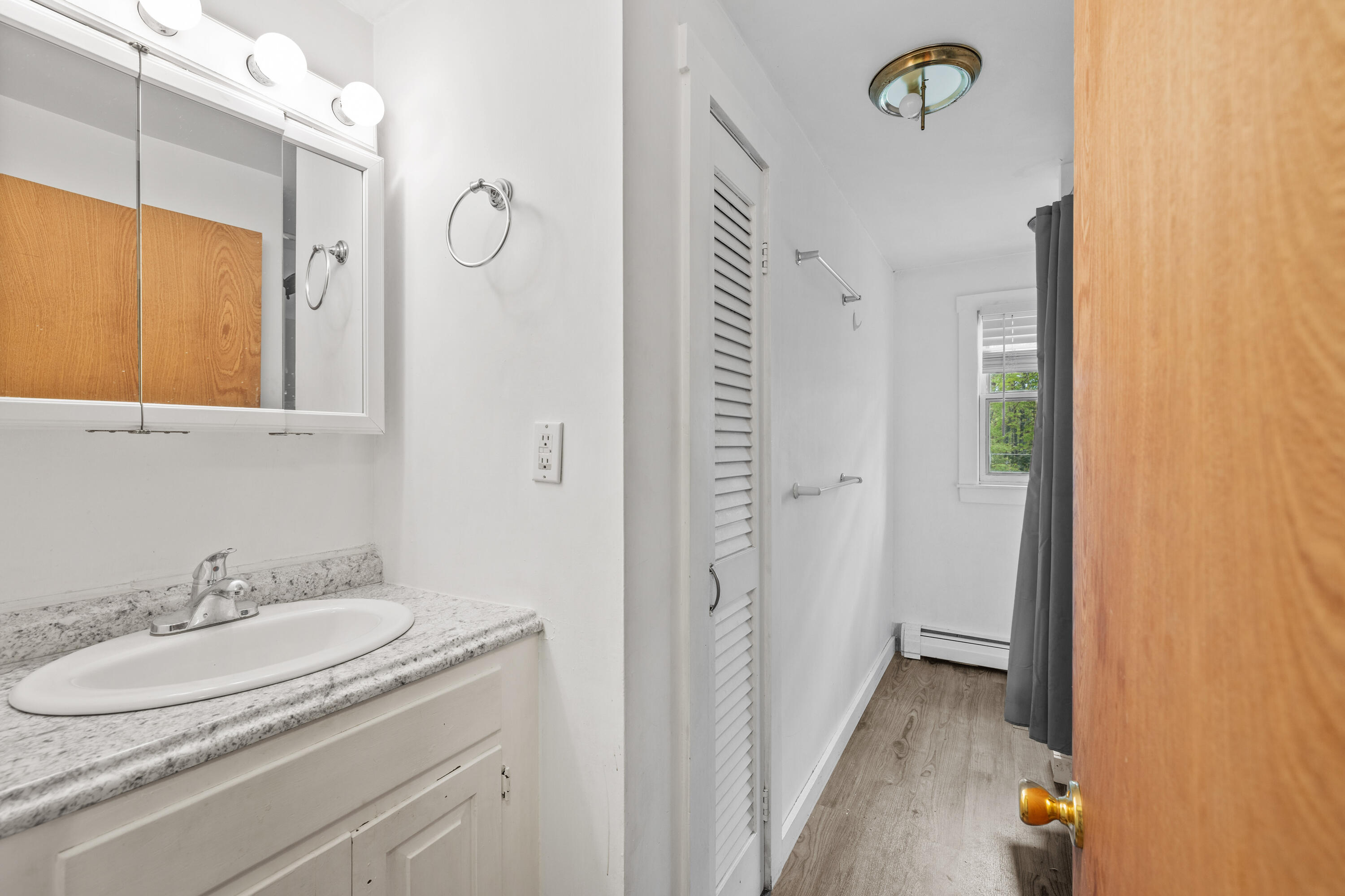 Topsham, Maine, 04086, United States, 4 Bedrooms Bedrooms, ,2 BathroomsBathrooms,Residential,For Sale,1838332