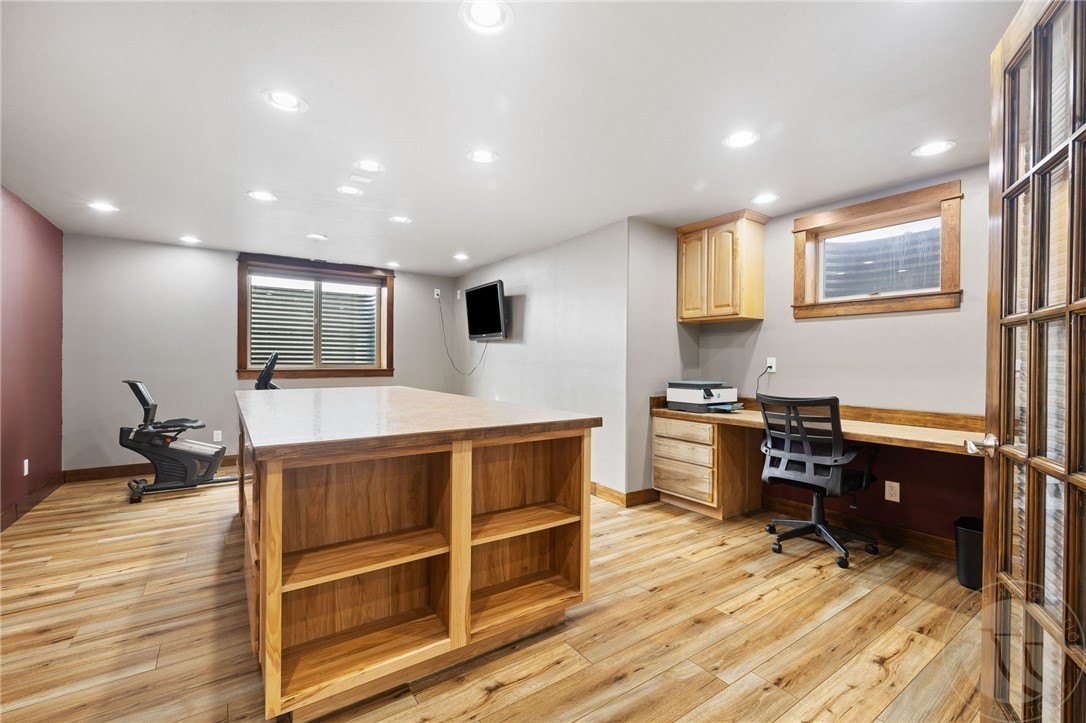 Molt/Rapelje, Montana, 59106, United States, 4 Bedrooms Bedrooms, ,3 BathroomsBathrooms,Residential,For Sale,1789052