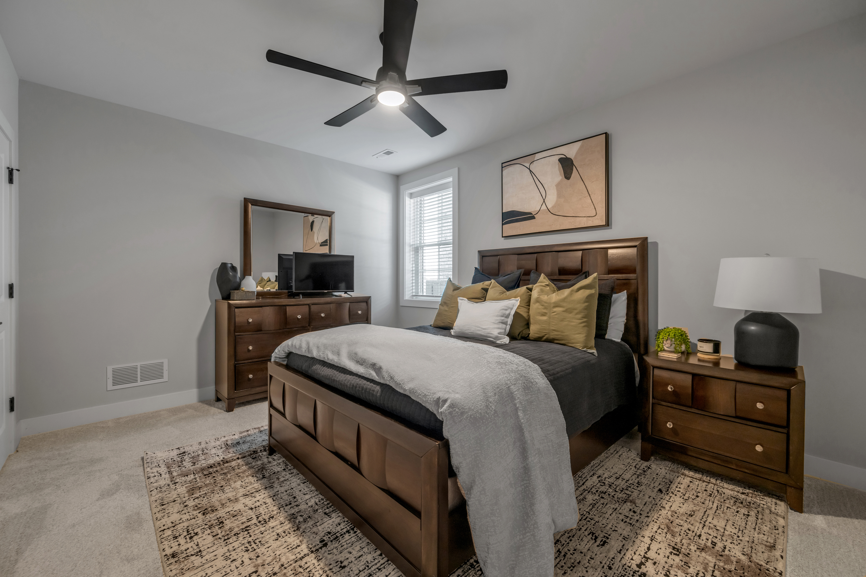  2429 Lorenzo Way - 物件實景