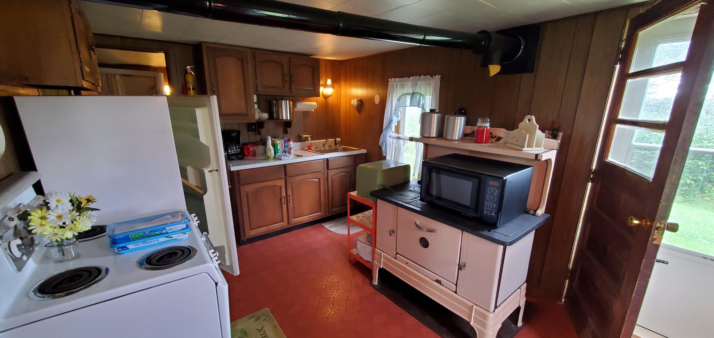 Hessel, Michigan, 49745, United States, 7 Bedrooms Bedrooms, ,3 BathroomsBathrooms,Residential,For Sale,1754020