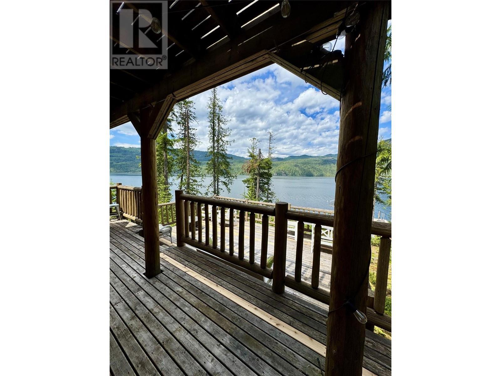 SICAMOUS, British Columbia, V0E 2V0, CA, 3 Bedrooms Bedrooms, ,2 BathroomsBathrooms,Residential,For Sale,1838077