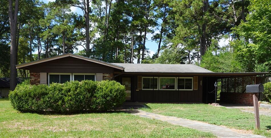 Plum Dr, Crockett, TX 75835