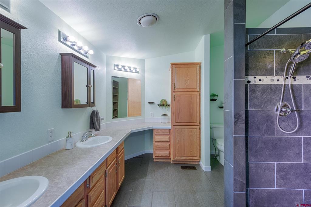 Montrose, Colorado, 81401, United States, 4 Bedrooms Bedrooms, ,3 BathroomsBathrooms,Residential,For Sale,1976353