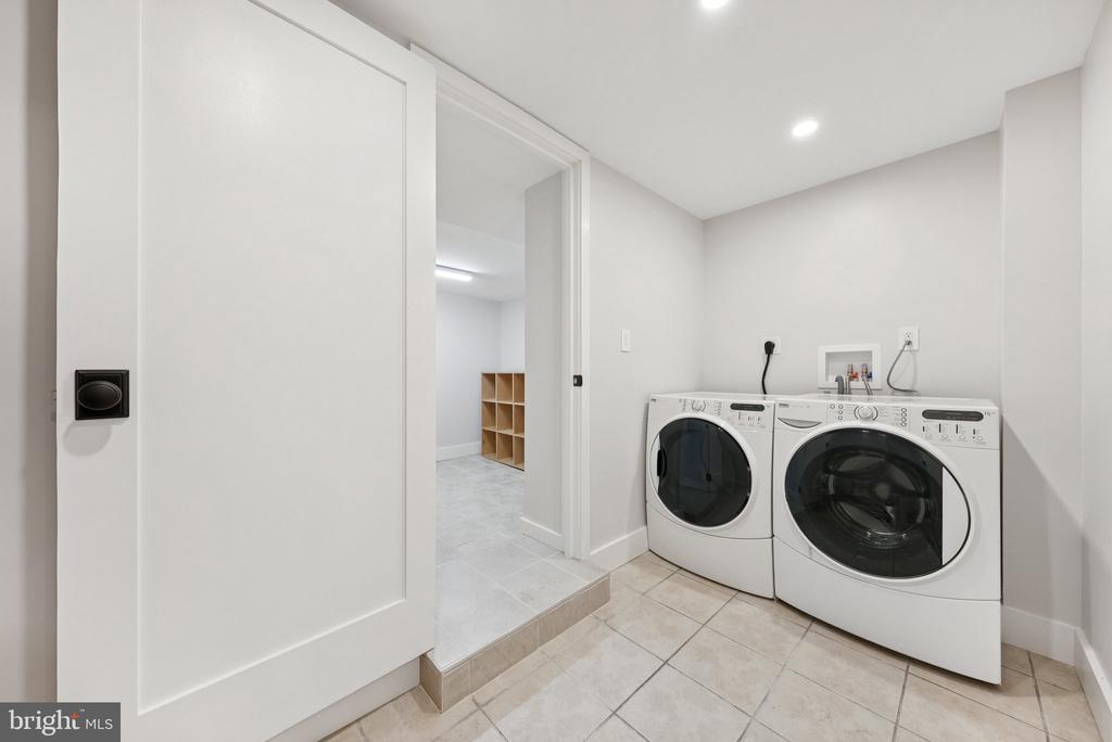 Washington, District of Columbia, 20009, United States, 4 Bedrooms Bedrooms, ,4 BathroomsBathrooms,Residential,For Sale,1902983
