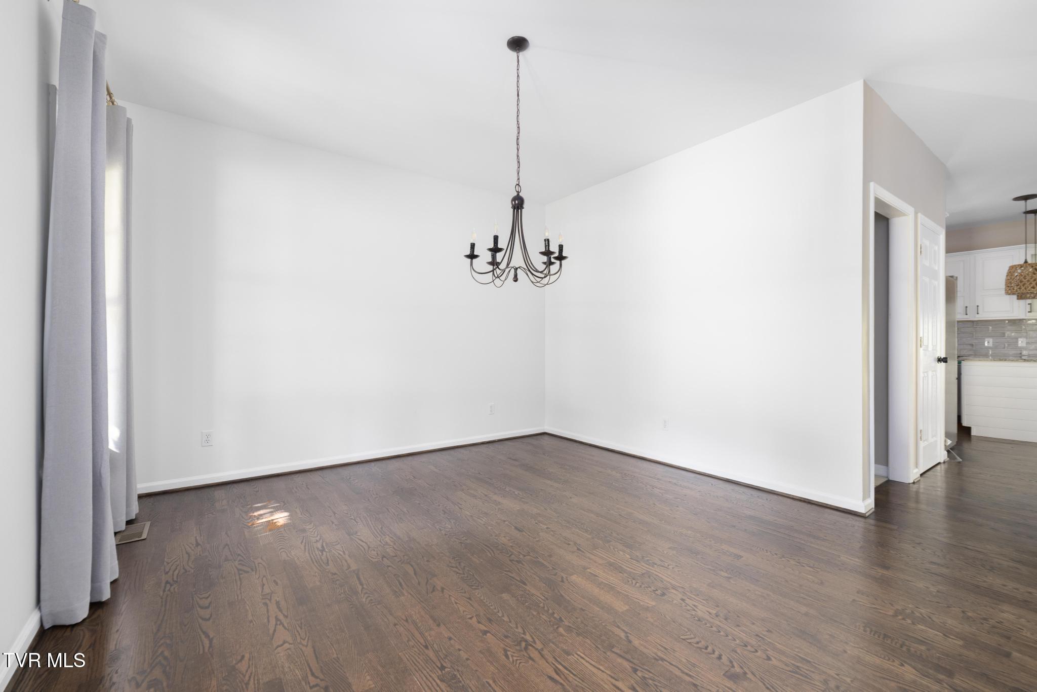 Gray, Tennessee, 37615, United States, 5 Bedrooms Bedrooms, ,4 BathroomsBathrooms,Residential,For Sale,1978234