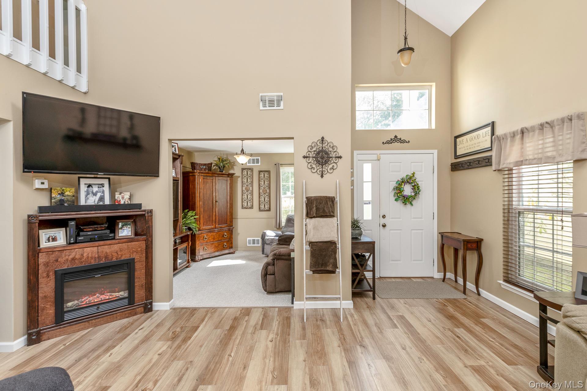 Middle Island, New York, 11953, United States, 3 Bedrooms Bedrooms, ,3 BathroomsBathrooms,Residential,For Sale,1932186