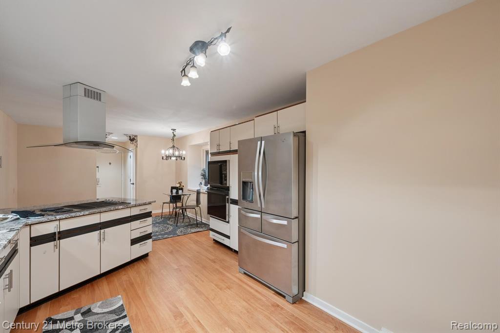 Grand Blanc, Michigan, 48439, United States, 3 Bedrooms Bedrooms, ,5 BathroomsBathrooms,Residential,For Sale,1986103