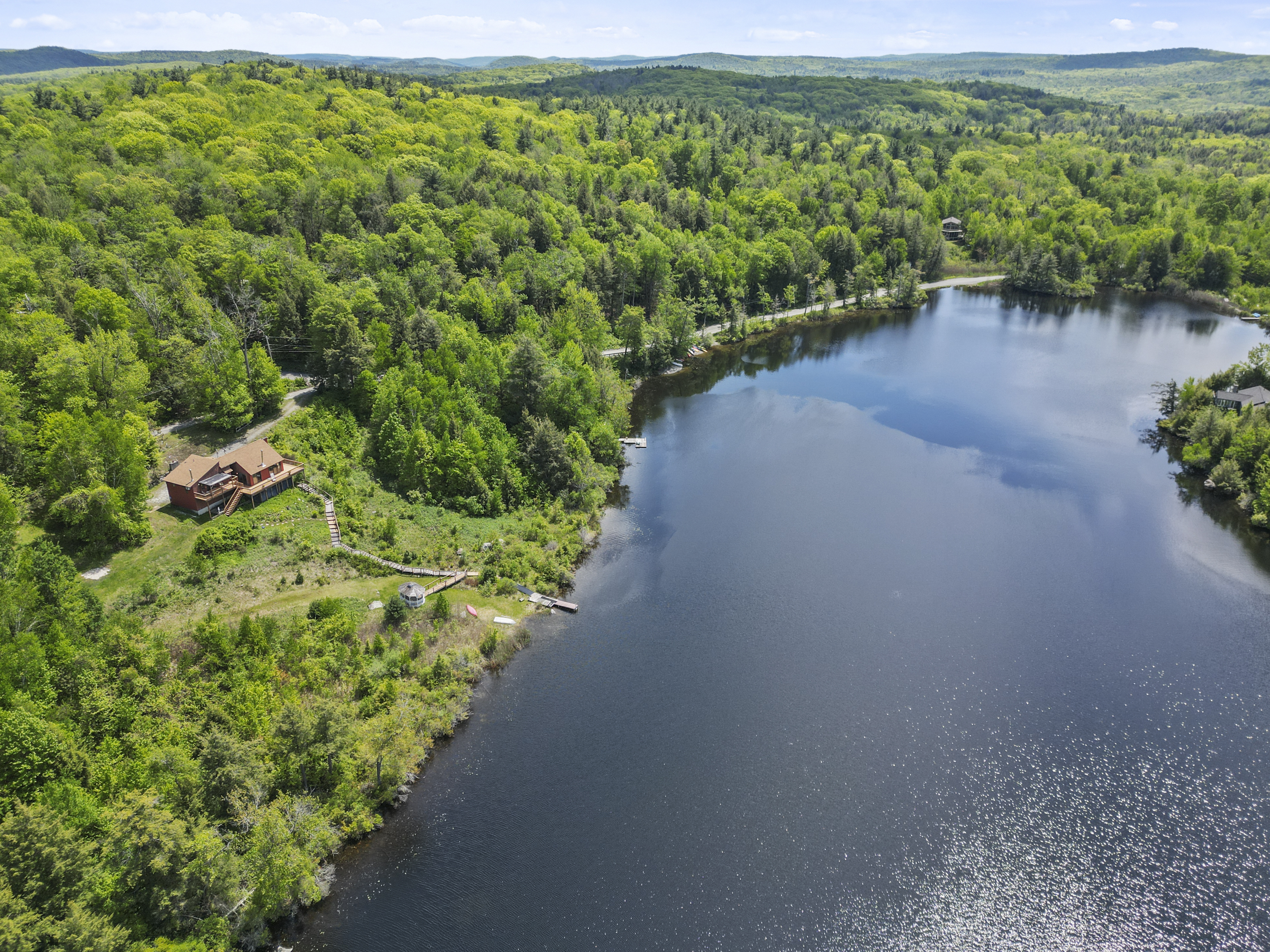  Exceptional Waterfront Retreat on Tranquil Hayes Pond - 物件實景