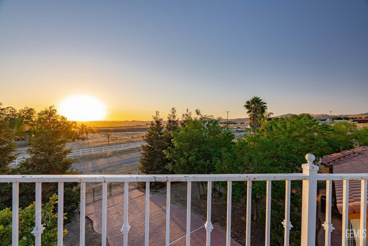 Bakersfield, California, 93308, United States, 4 Bedrooms Bedrooms, ,5 BathroomsBathrooms,Residential,For Sale,1992415